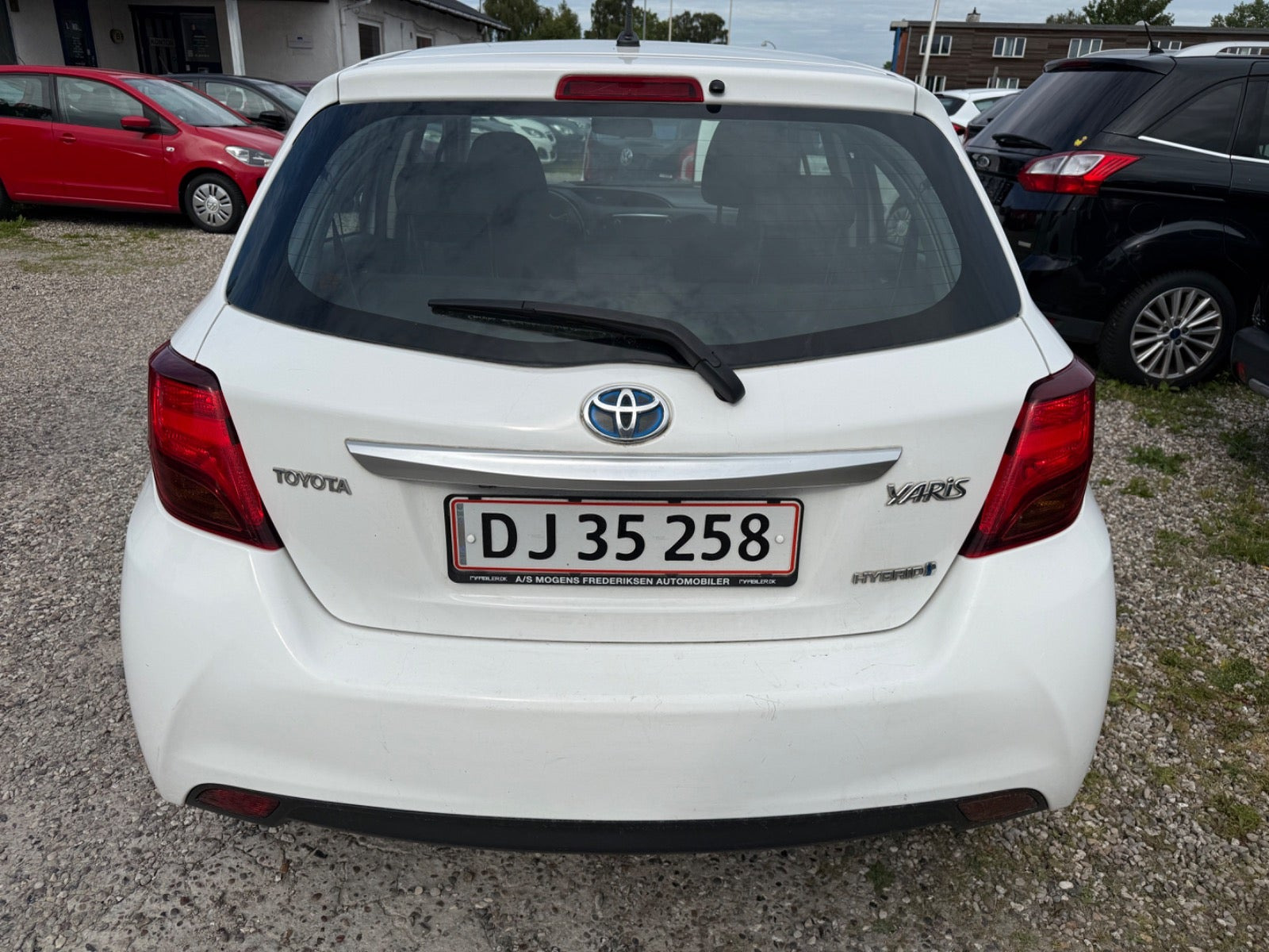 Hvid Toyota Yaris fra 2015