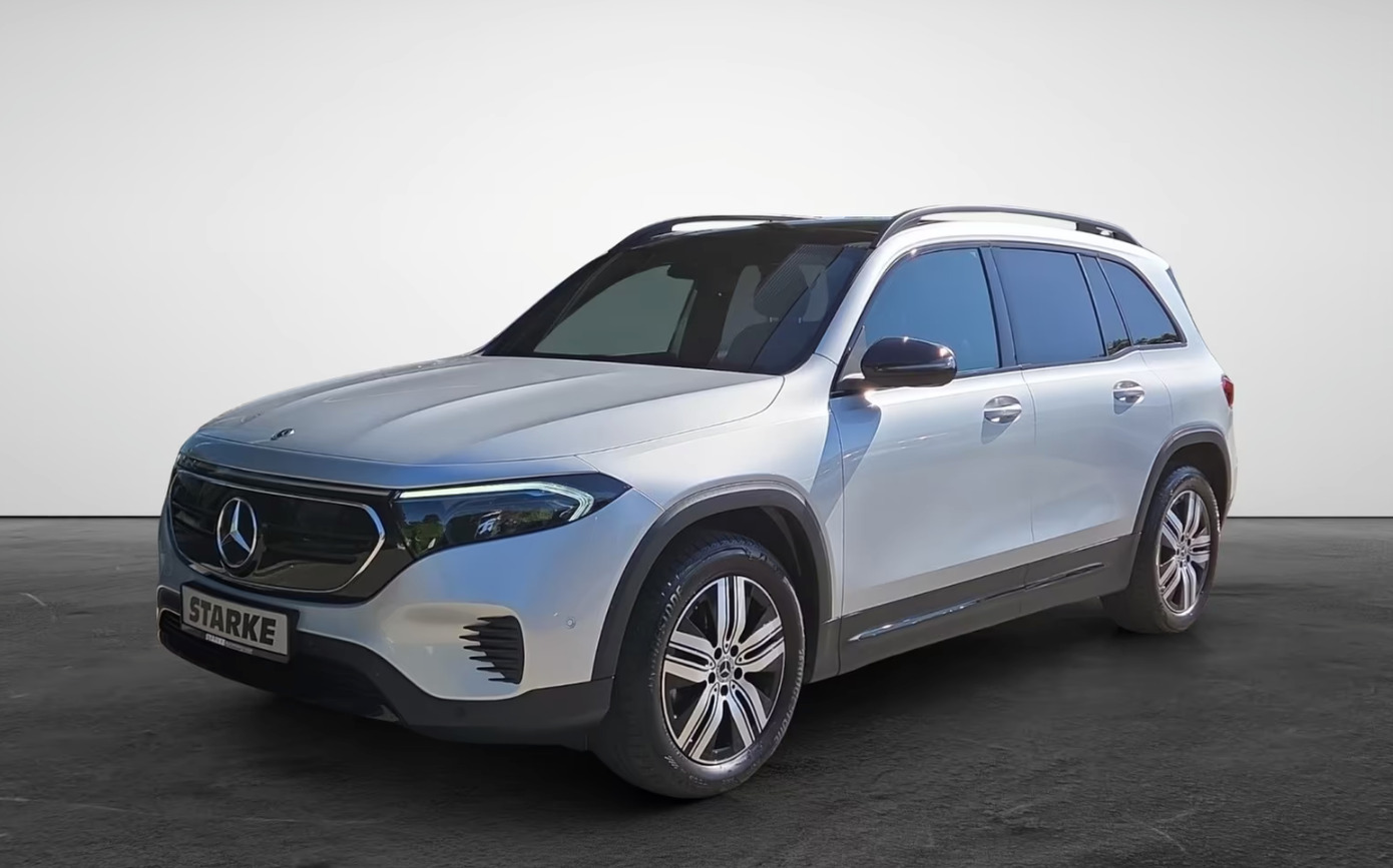 Sølv Mercedes EQB250 fra 2023