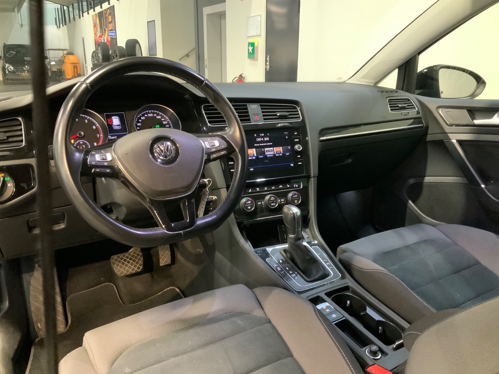 Sort VW Golf VII fra 2019