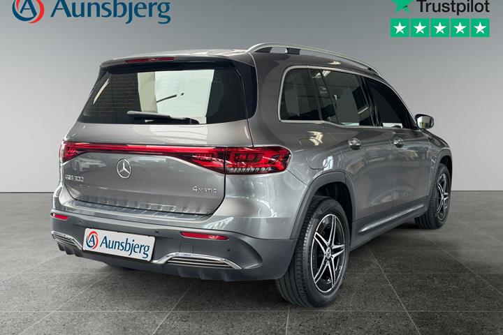 Grå Mercedes EQB300 fra 2022