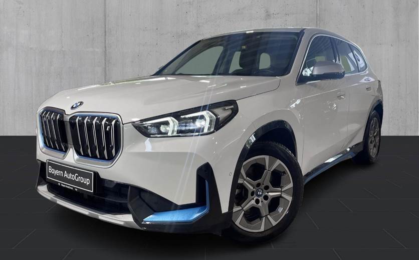 BMW iX1 xDrive30 X-Line