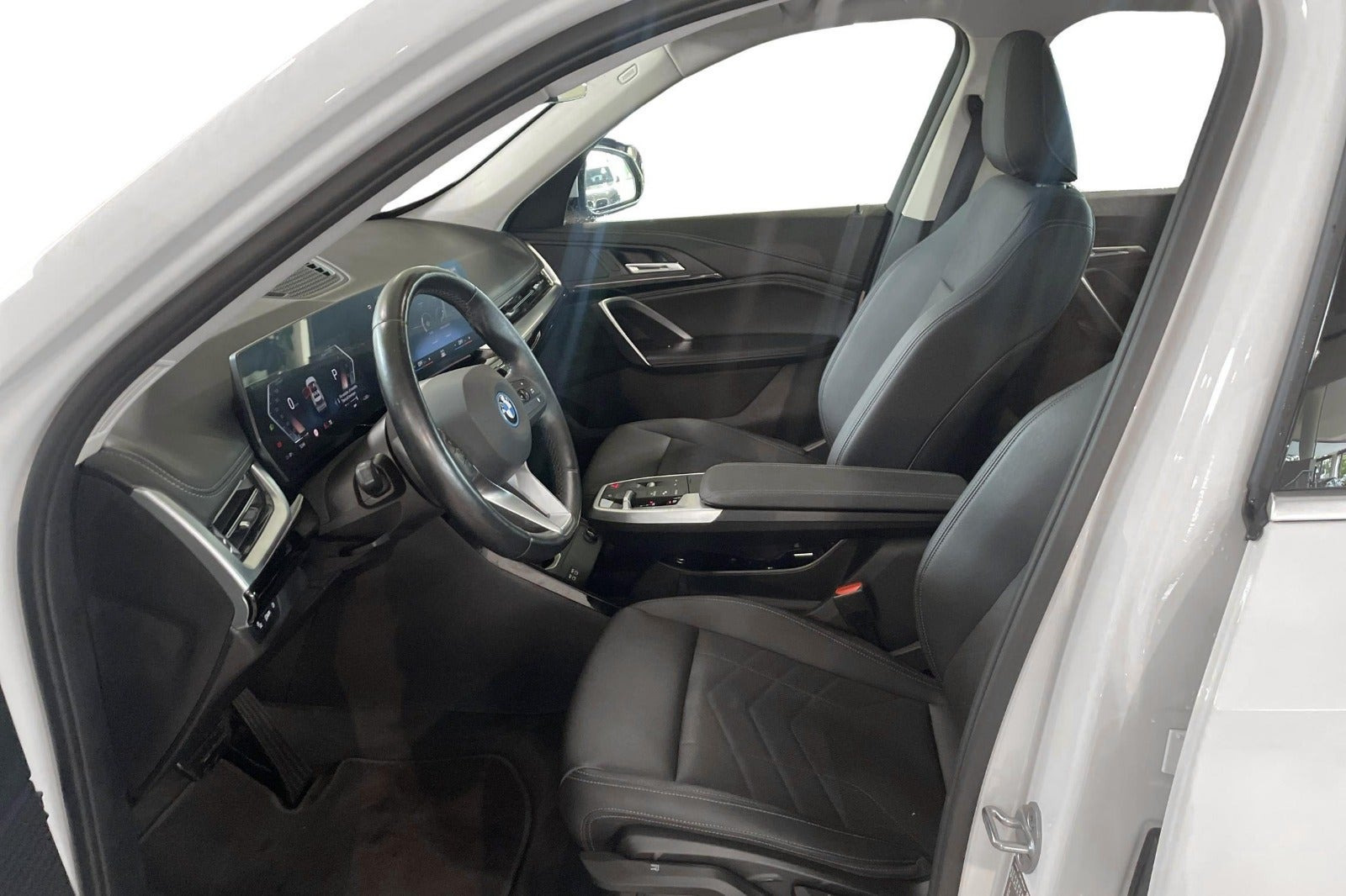 Hvid BMW iX1 fra 2023