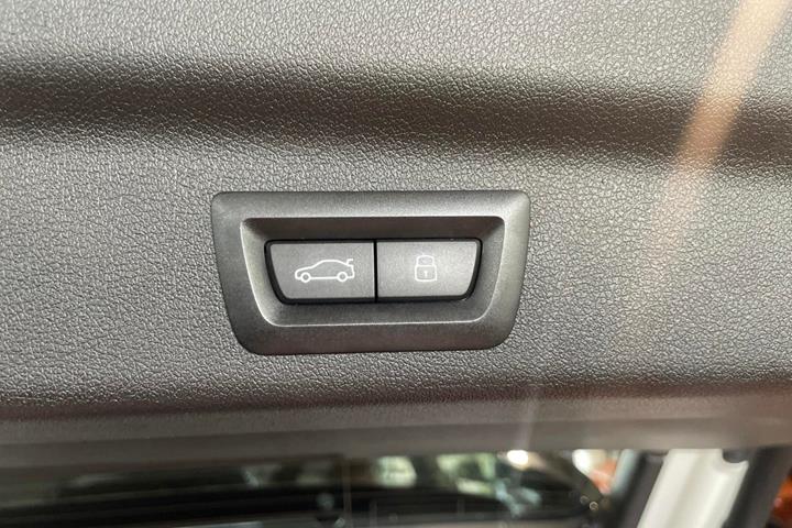 Hvid BMW iX1 fra 2023