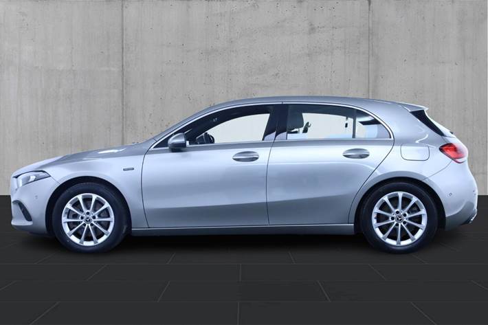 Orange Mercedes A250 e fra 2020
