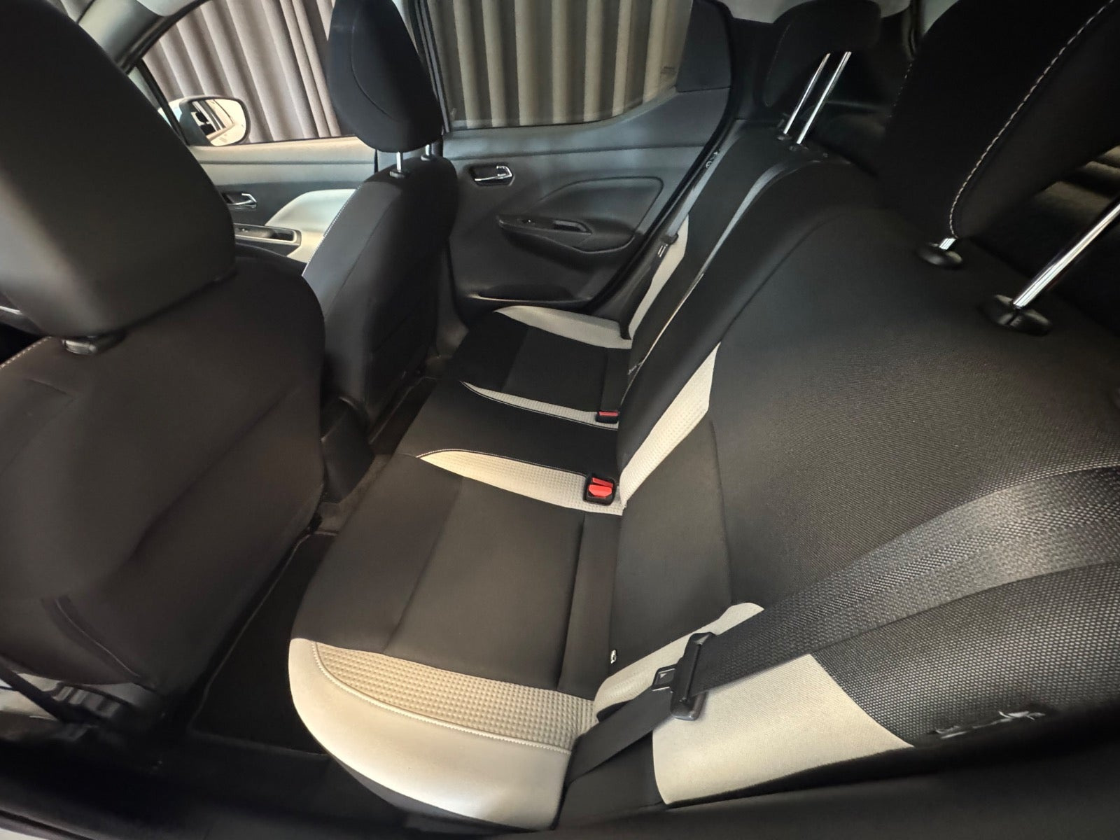 Hvid Nissan Micra fra 2020