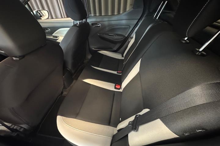 Hvid Nissan Micra fra 2020