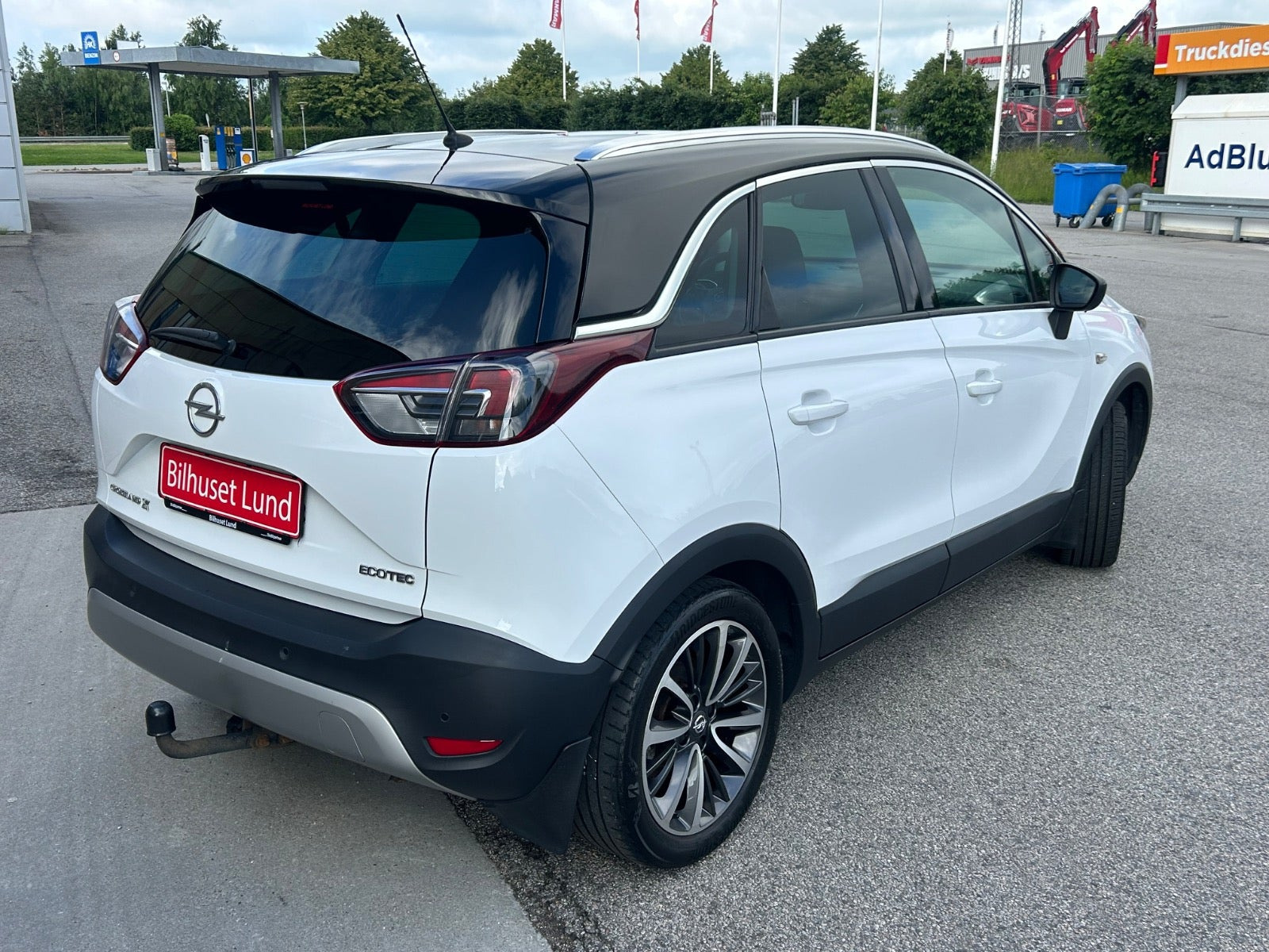 Hvid Opel Crossland X fra 2021
