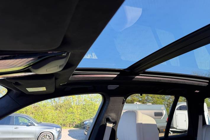 Blå BMW X5 fra 2021