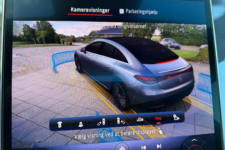 Sort Mercedes EQE350 fra 2024