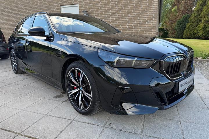 Sort BMW i5 fra 2026
