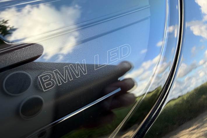Sort BMW i5 fra 2026