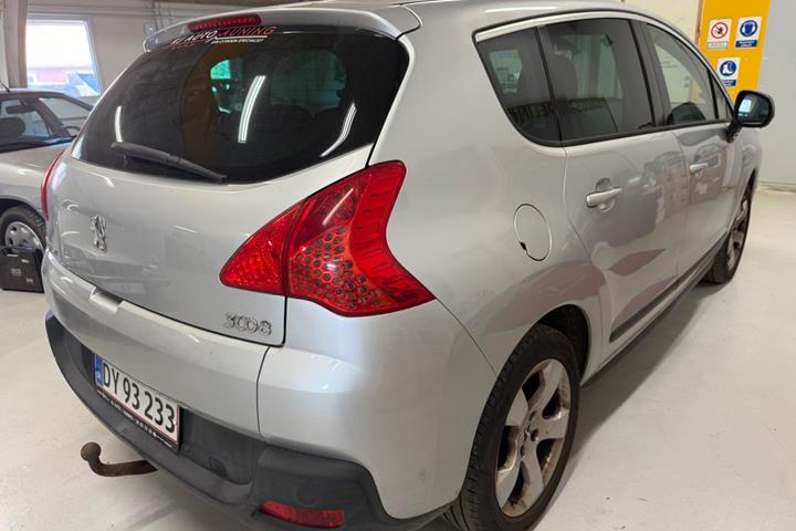 Sølv Peugeot 3008 fra 2011