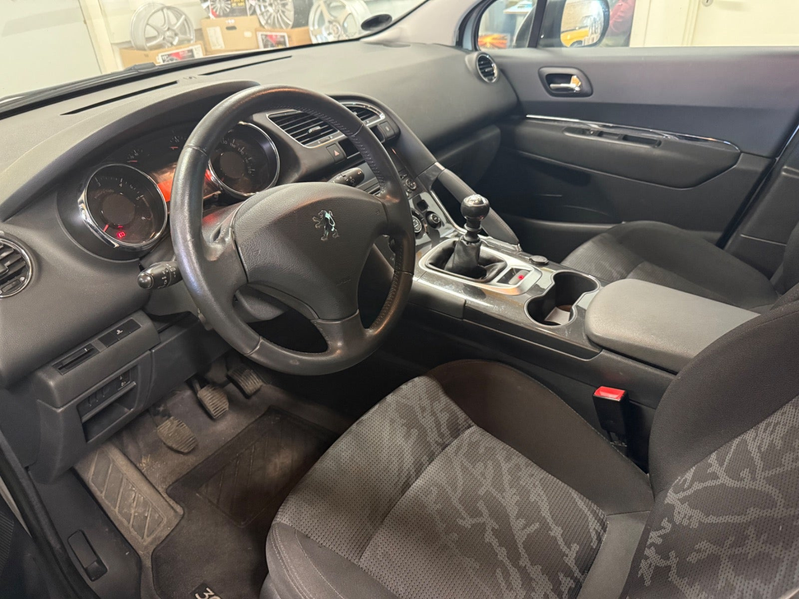 Sølv Peugeot 3008 fra 2011