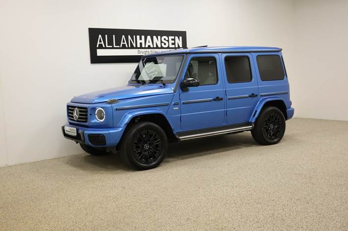 Blå Mercedes G580 fra 2025 set udefra