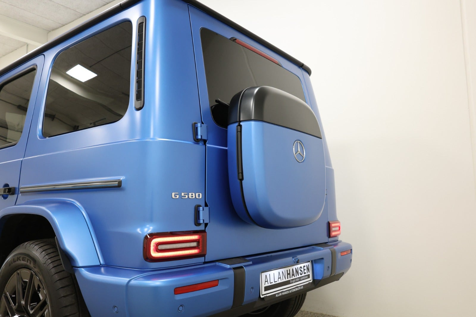 Blå Mercedes G580 fra 2025
