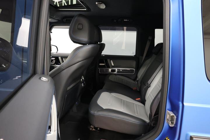 Blå Mercedes G580 fra 2025