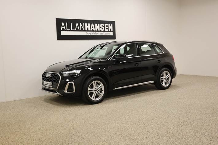 Sort Audi Q5 fra 2022 set udefra
