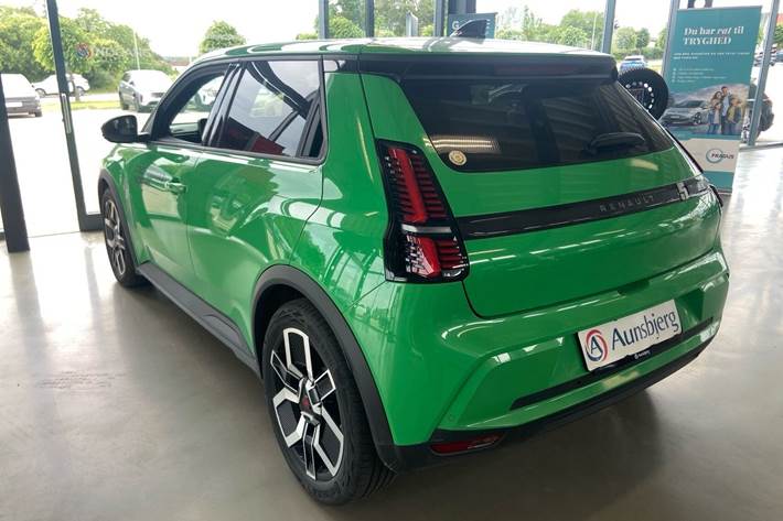 Grøn Renault 5 E-Tech fra 2025