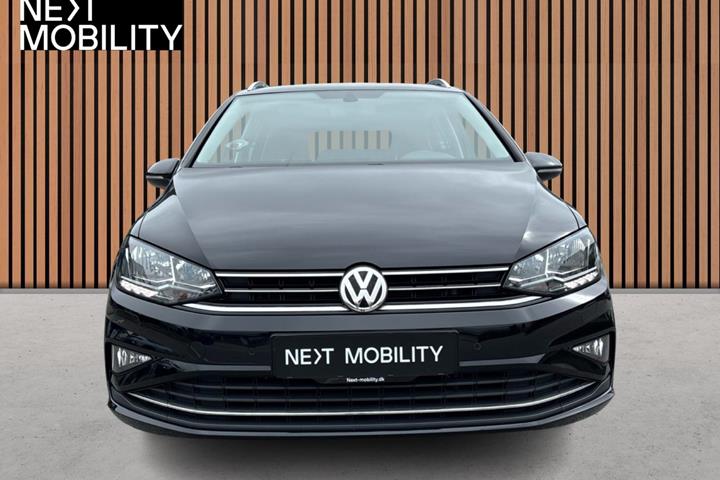 Sort VW Golf Sportsvan fra 2020