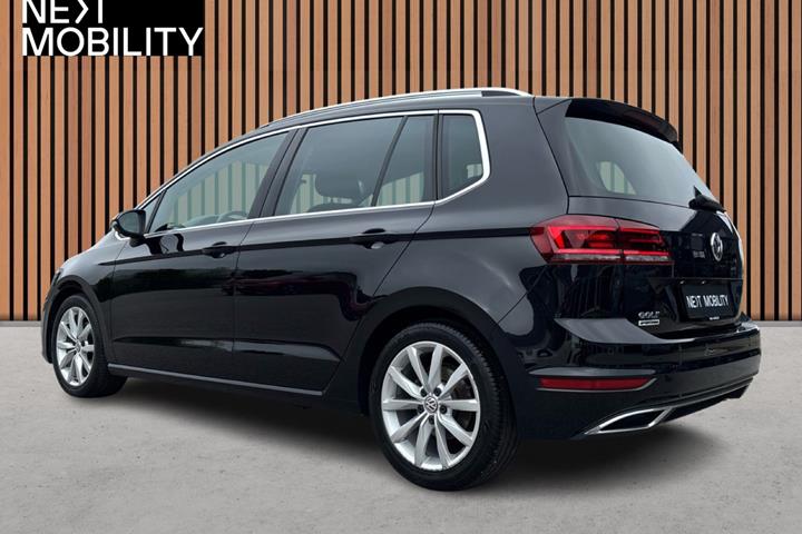 Sort VW Golf Sportsvan fra 2020