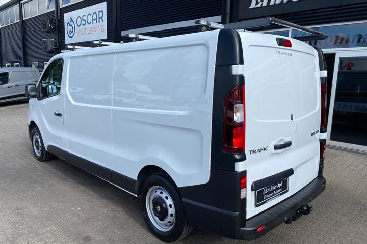 Hvid Renault Trafic T29 fra 2019