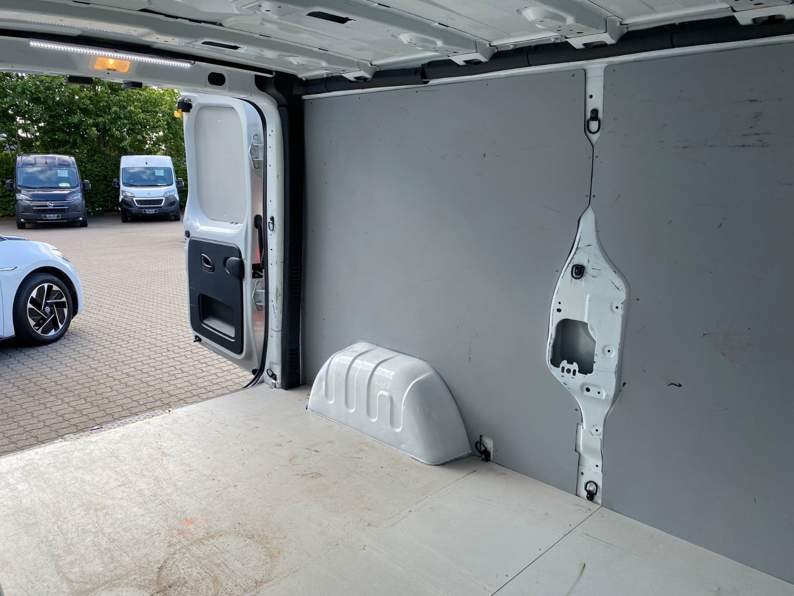 Hvid Renault Trafic T29 fra 2019