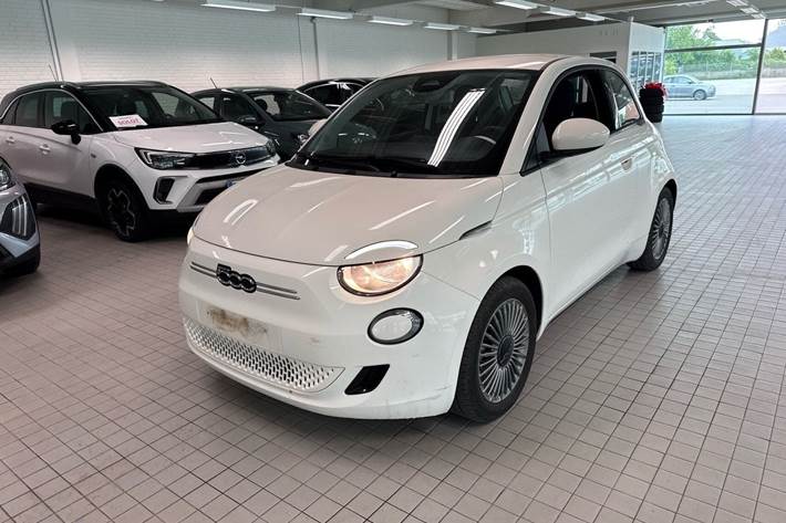 Hvid Fiat 500e fra 2023
