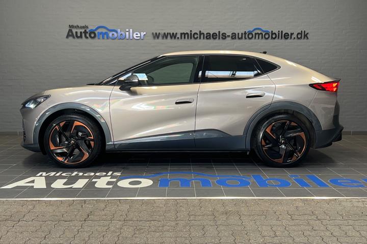 Beige Cupra Tavascan fra 2025