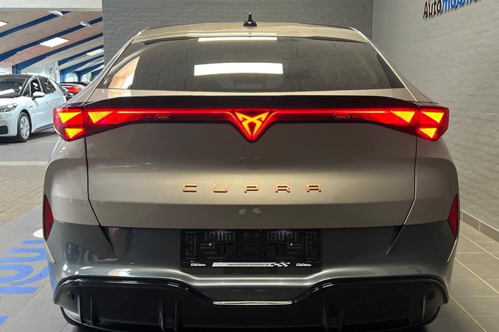 Beige Cupra Tavascan fra 2025
