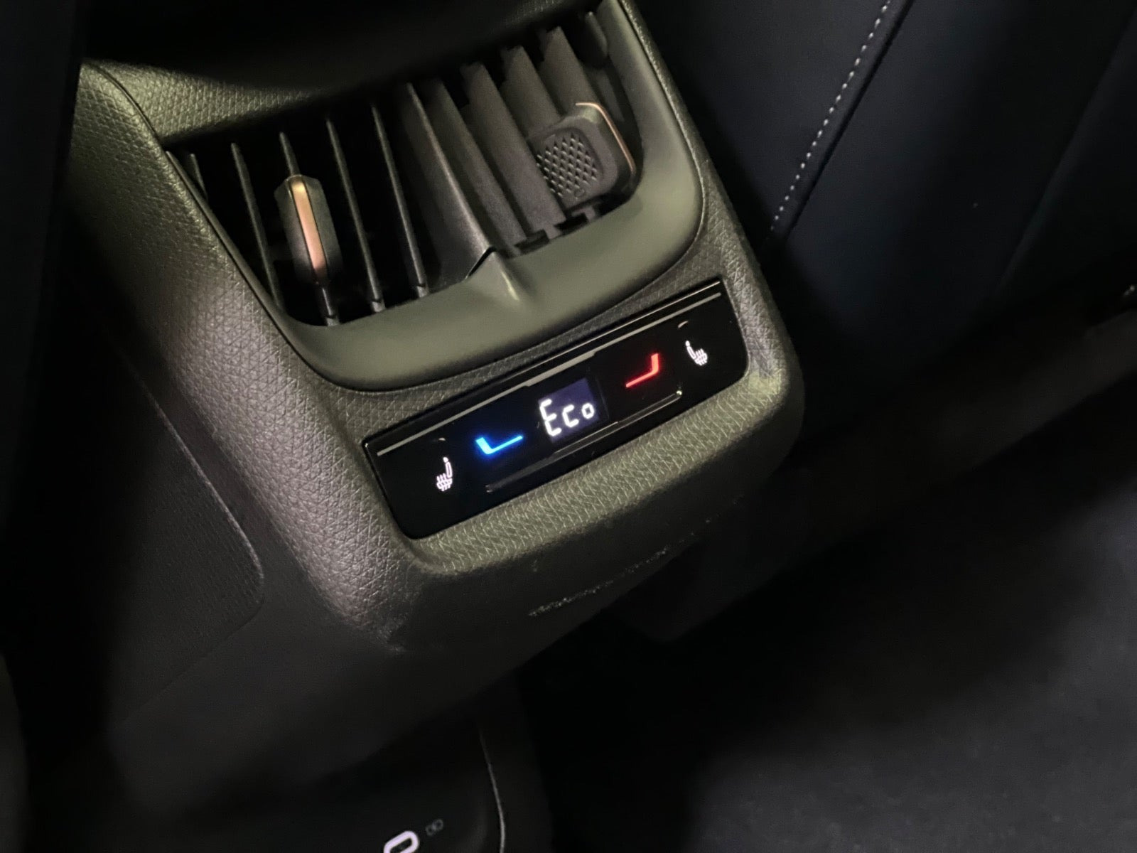 Beige Cupra Tavascan fra 2025