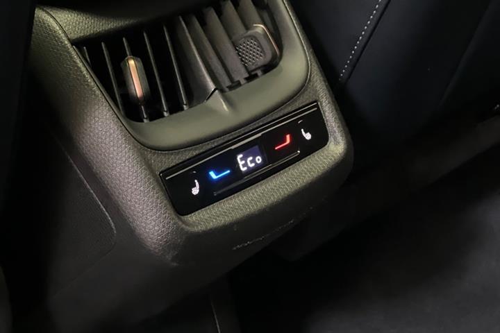 Beige Cupra Tavascan fra 2025