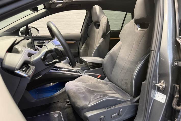 Grå Skoda Enyaq fra 2025