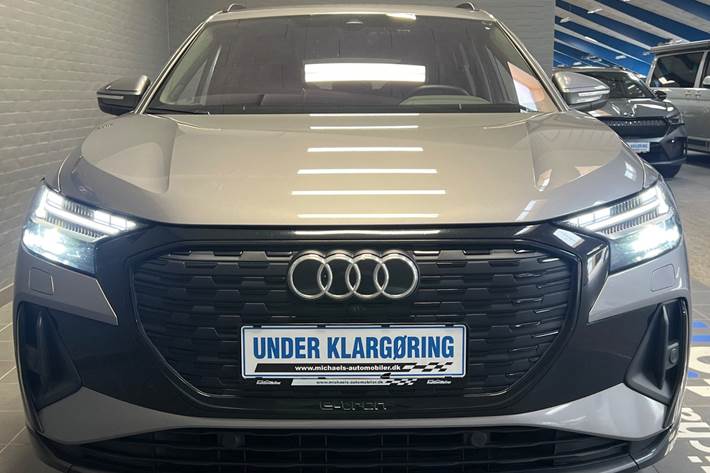 Grå Audi Q4 e-tron fra 2022