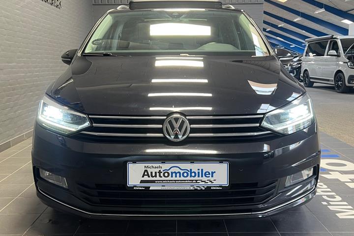 Sort VW Touran fra 2016