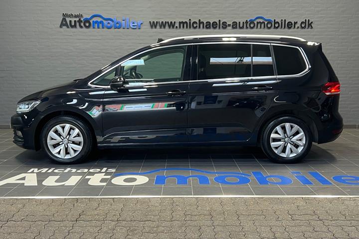 Sort VW Touran fra 2016