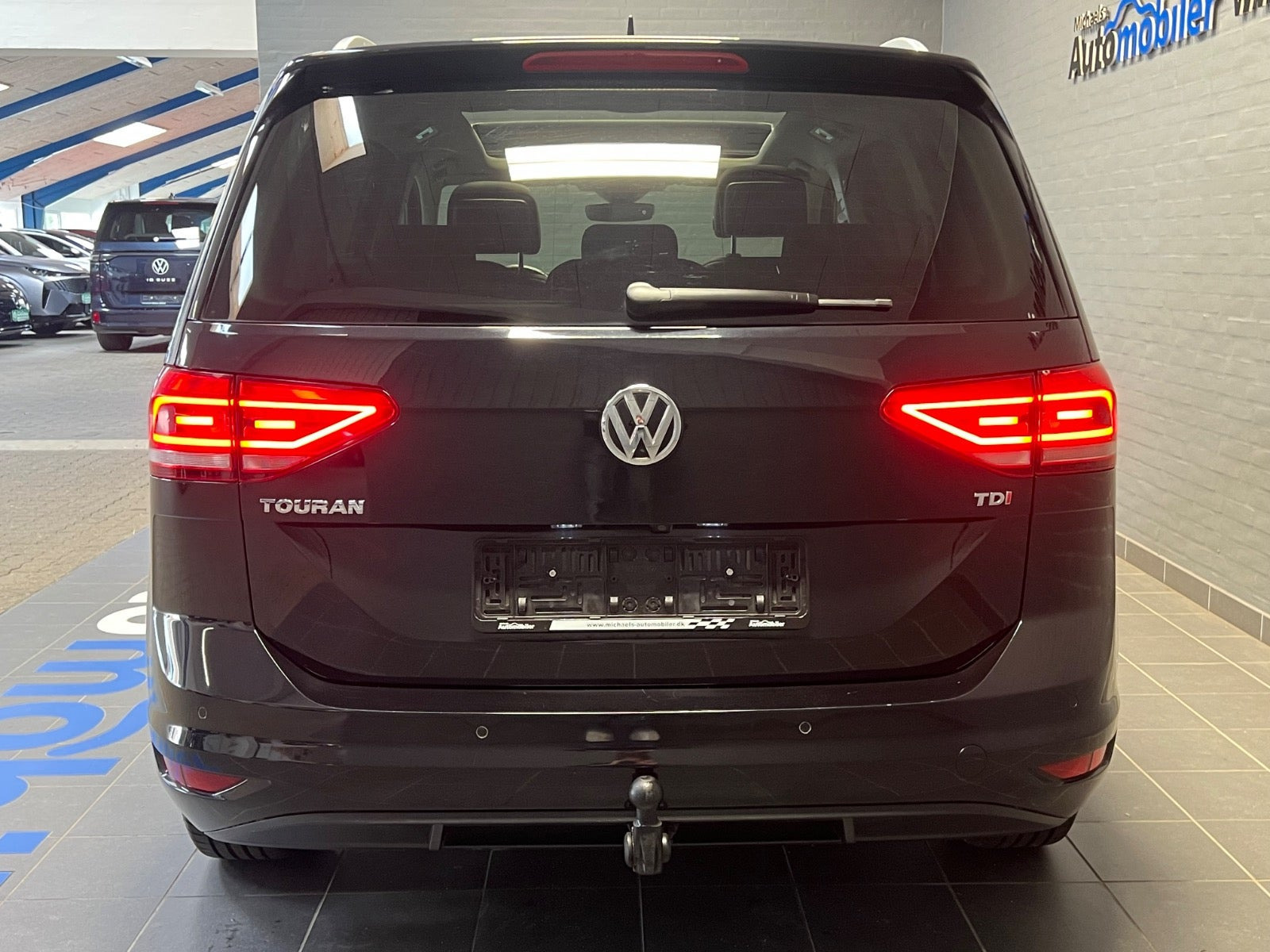Sort VW Touran fra 2016