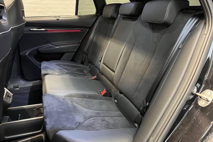 Sort Skoda Enyaq fra 2025