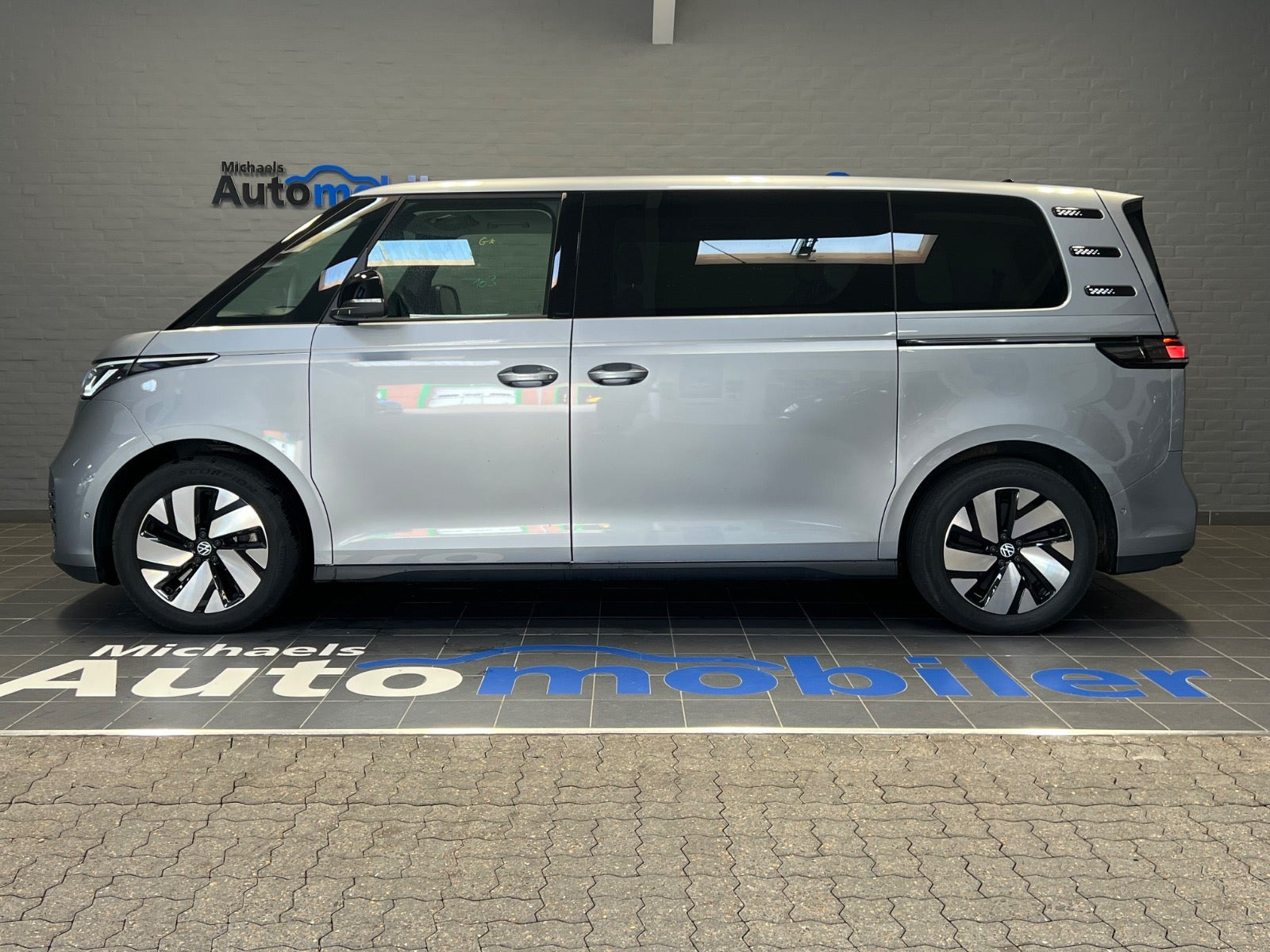 Sølv VW ID.Buzz fra 2025