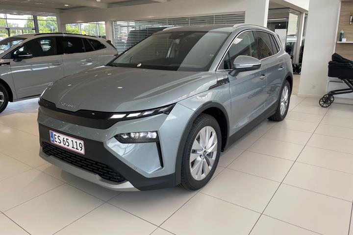 Sølv Skoda Elroq fra 2026 set udefra