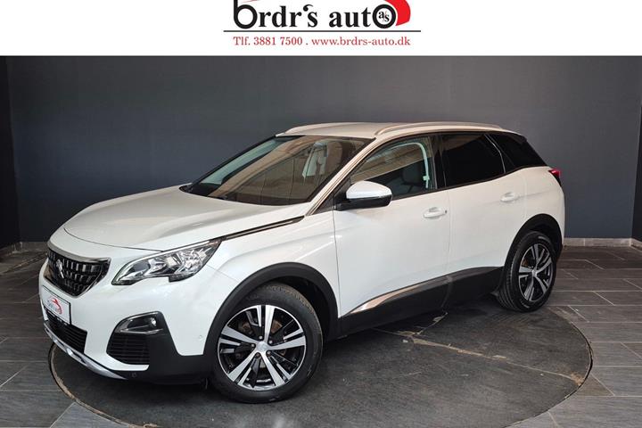 Hvid Peugeot 3008 fra 2018 set udefra