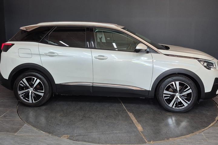 Hvid Peugeot 3008 fra 2018