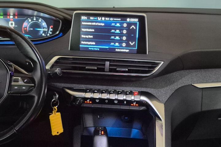 Hvid Peugeot 3008 fra 2018