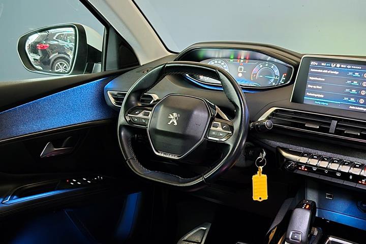 Hvid Peugeot 3008 fra 2018