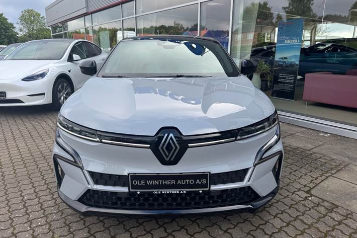Grå Renault Megane E-Tech fra 2024