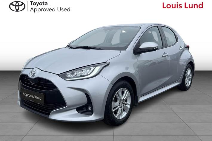 Sølv Toyota Yaris fra 2022