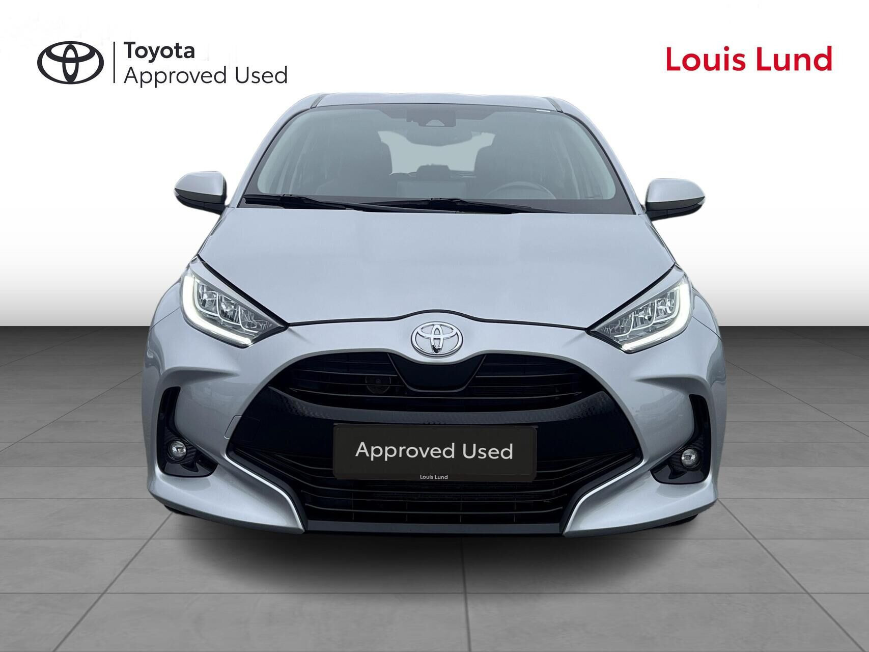 Sølv Toyota Yaris fra 2022