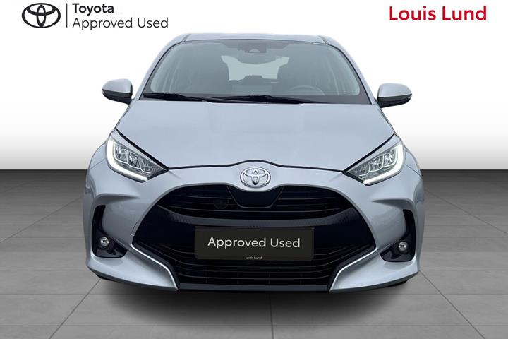 Sølv Toyota Yaris fra 2022