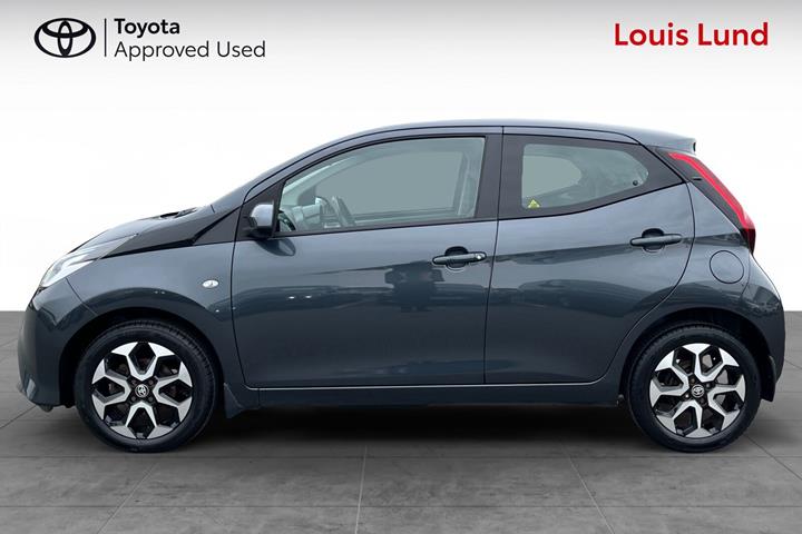 Grå Toyota Aygo fra 2018