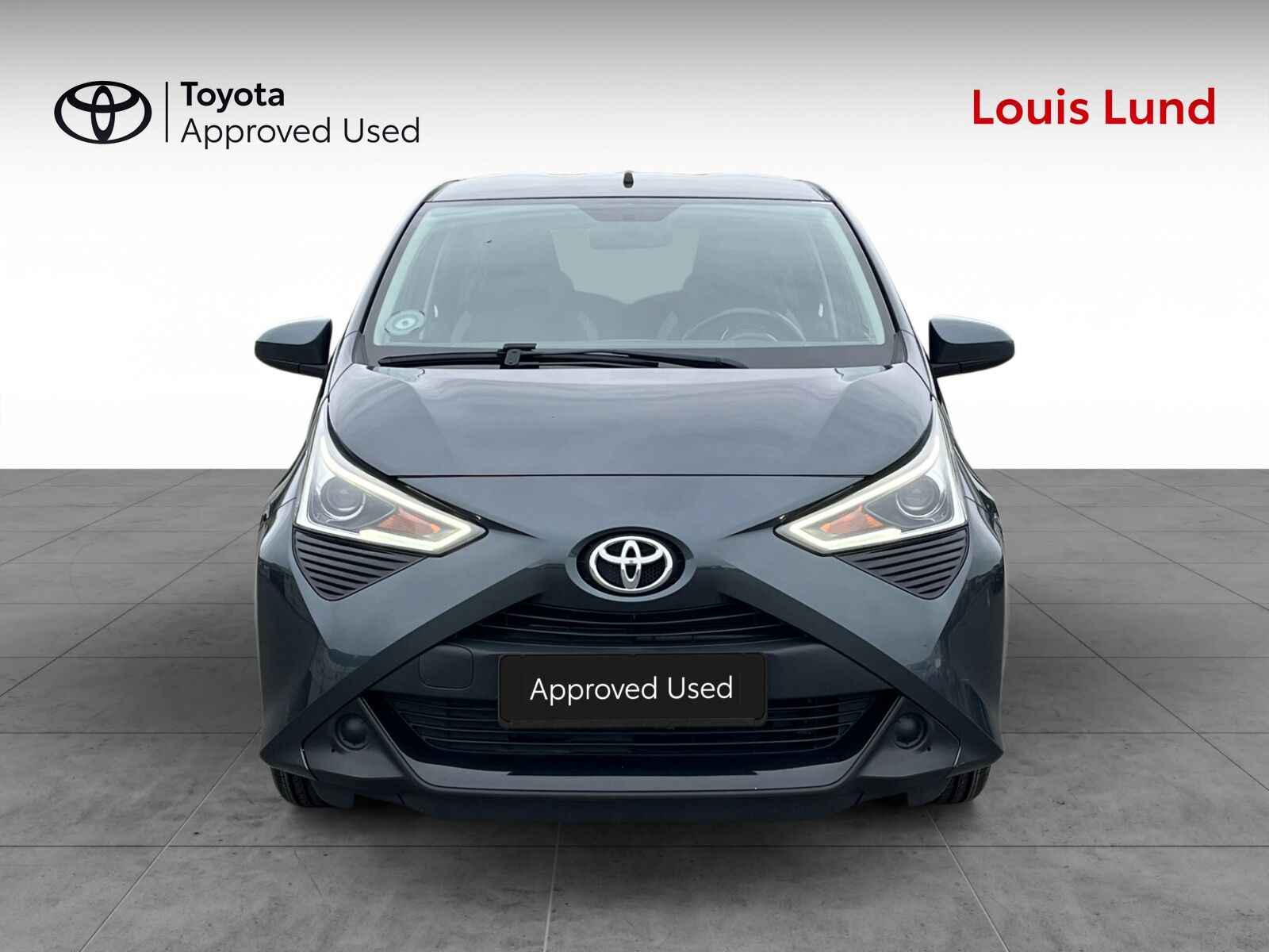 Grå Toyota Aygo fra 2018