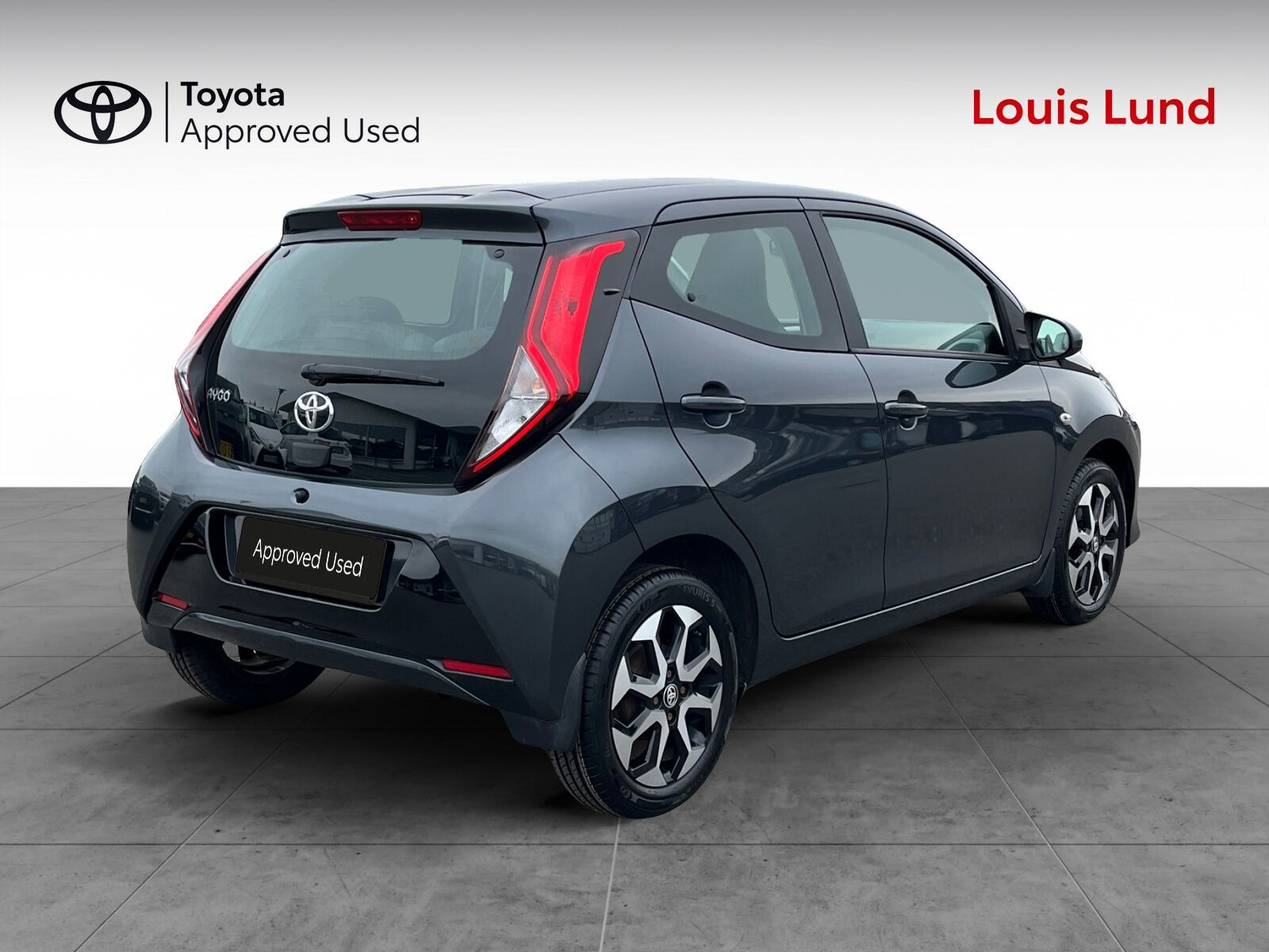 Grå Toyota Aygo fra 2018